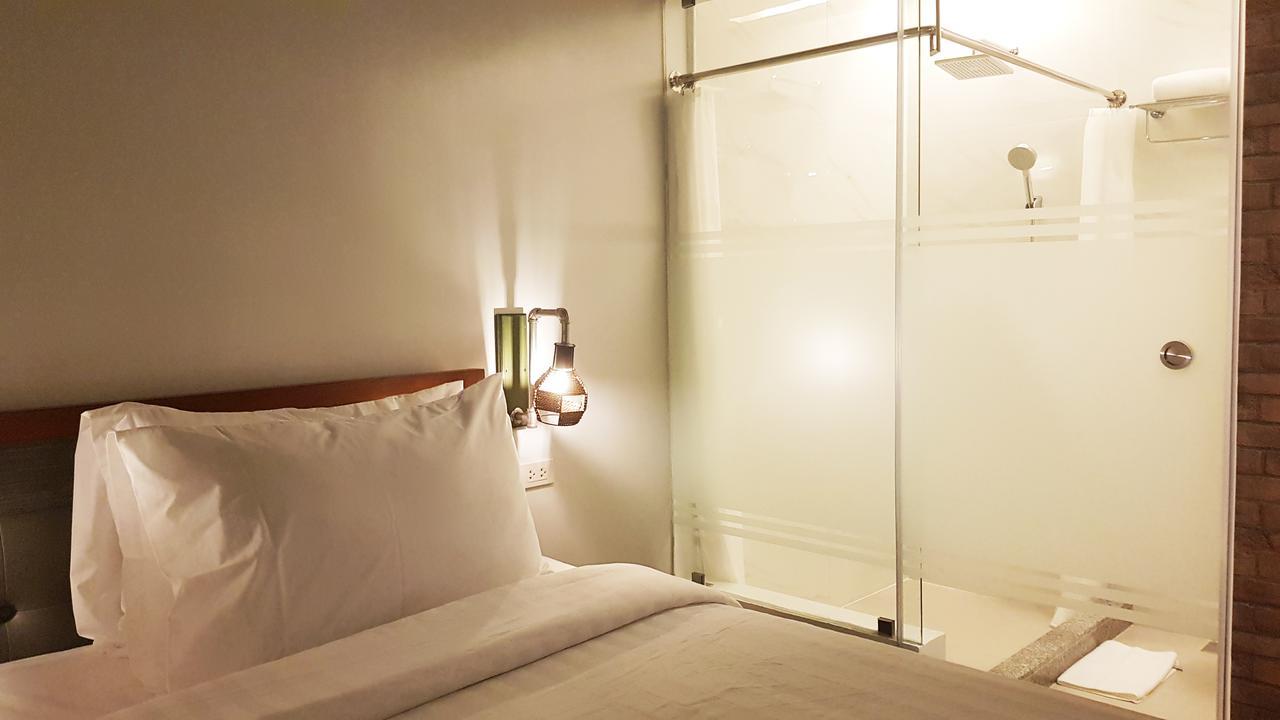 Gq Plaza Hotel Калибо Екстериор снимка