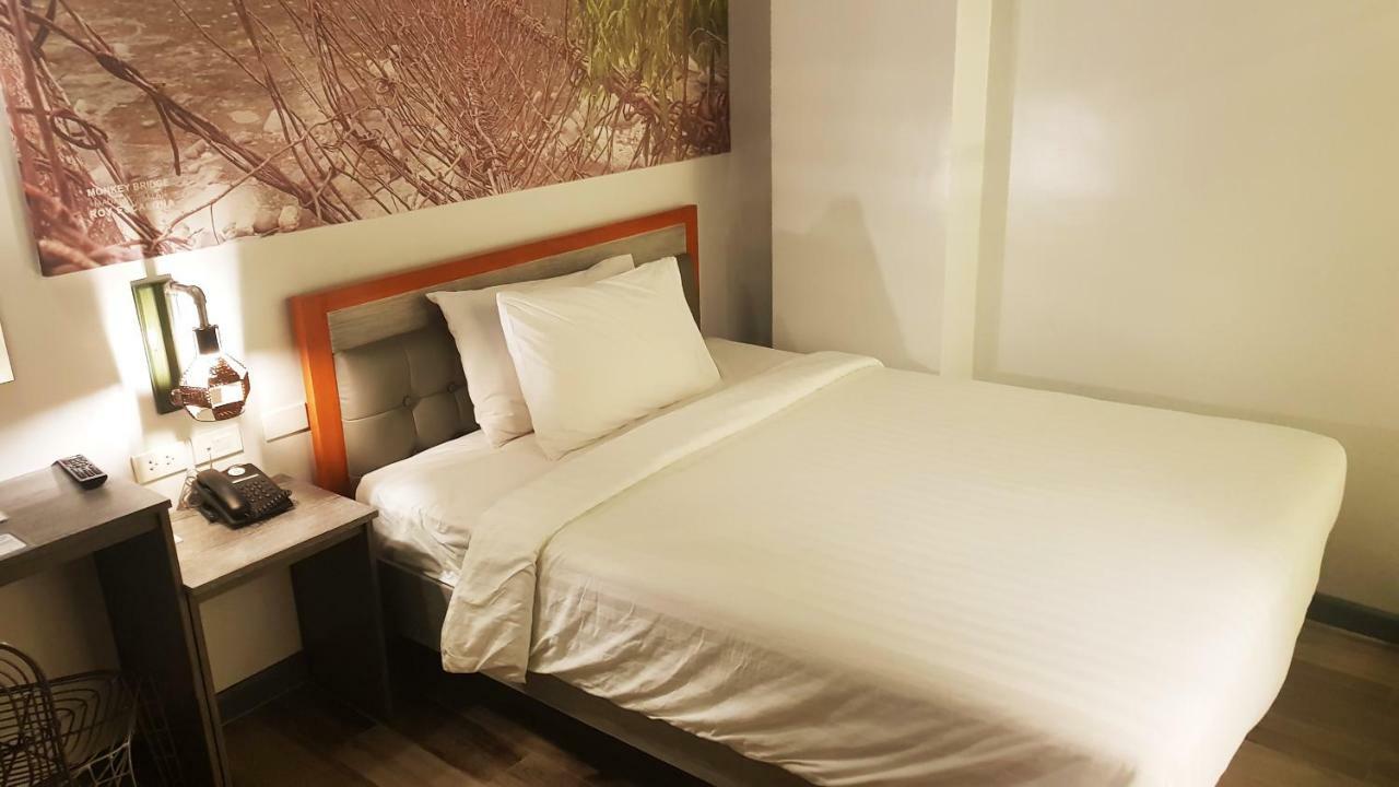Gq Plaza Hotel Калибо Екстериор снимка