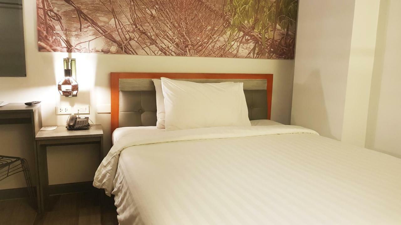 Gq Plaza Hotel Калибо Екстериор снимка